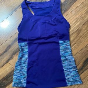 Athleta tank top with built in shelf bra small